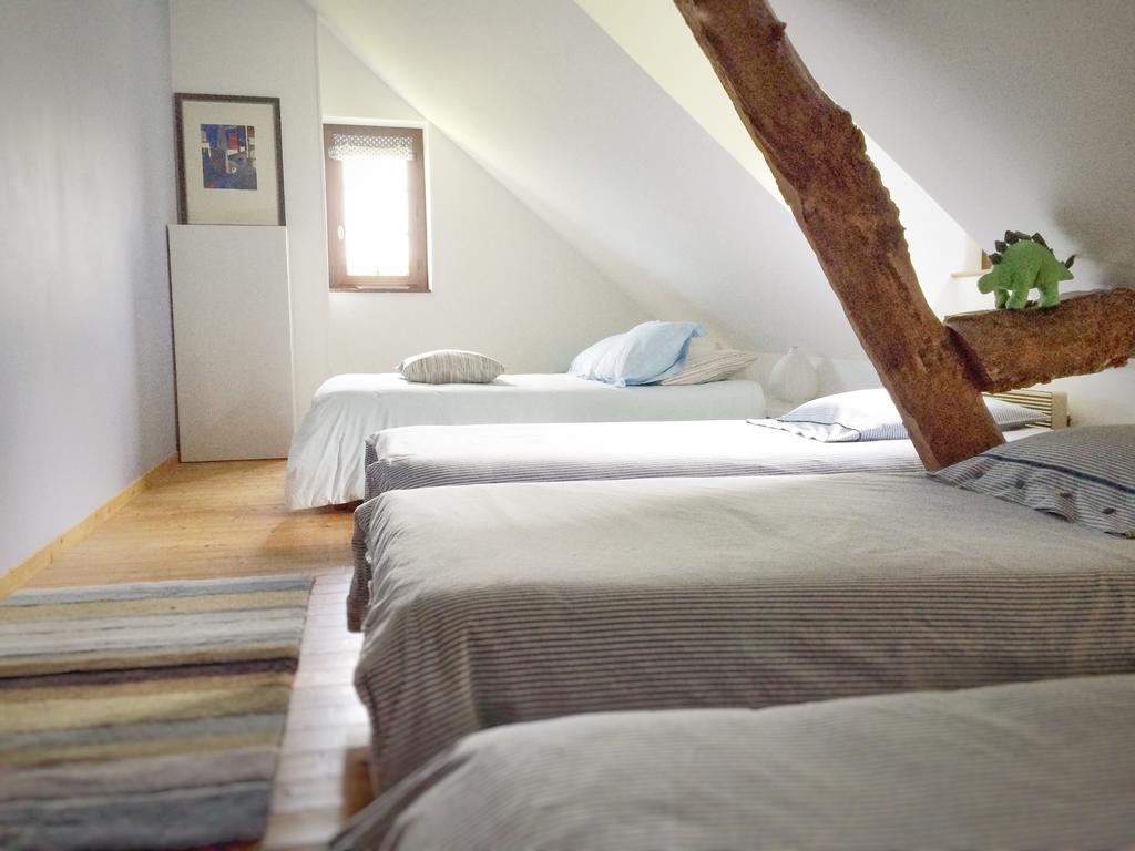 Le Petit Manoir De La Vernelle Bed & Breakfast Fourmetot Oda fotoğraf