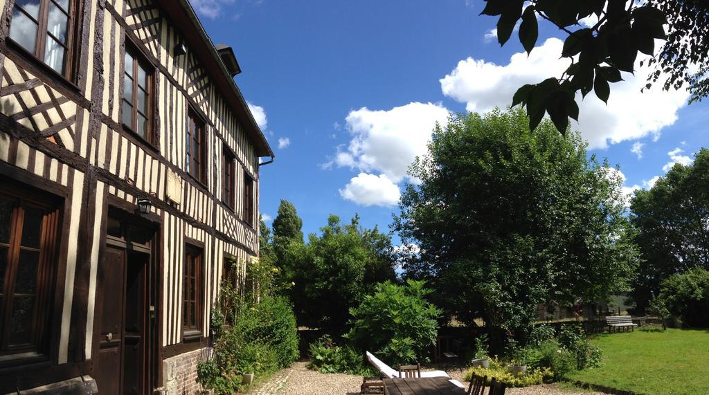 Le Petit Manoir De La Vernelle Bed & Breakfast Fourmetot Dış mekan fotoğraf