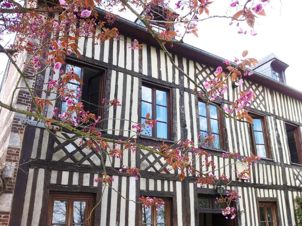 Le Petit Manoir De La Vernelle Bed & Breakfast Fourmetot Dış mekan fotoğraf